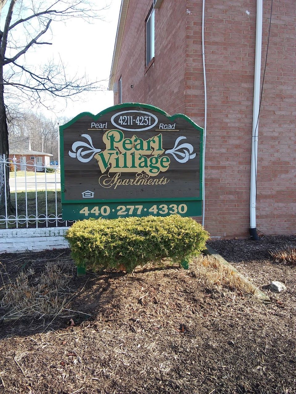 Pearl Village Apts
