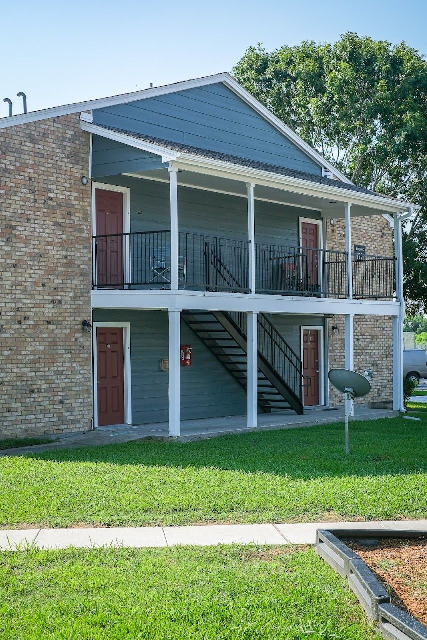 Pebble Creek Apts