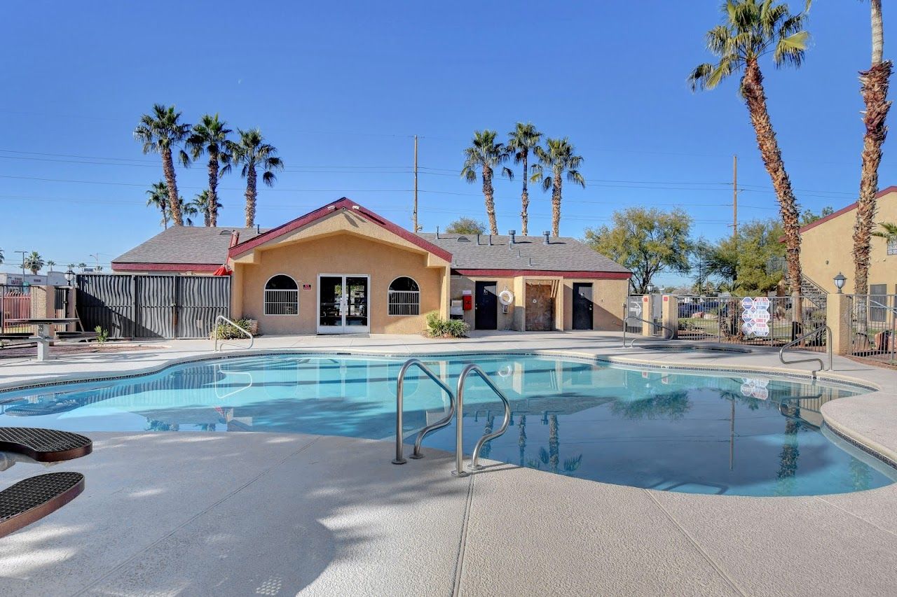 Pecos Pointe Apts