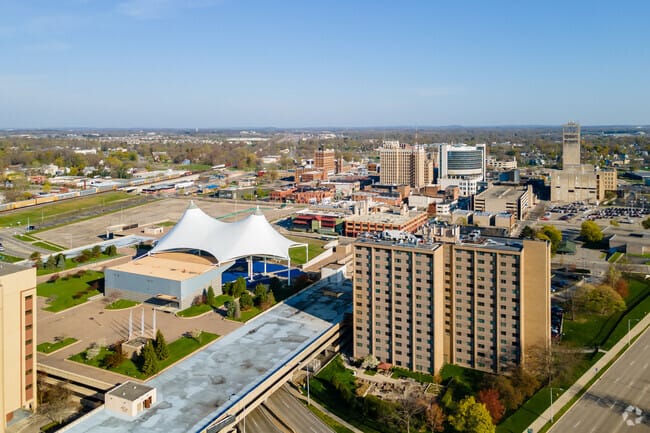 Phoenix Place Apts