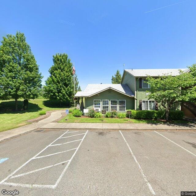 Pier Park Apts