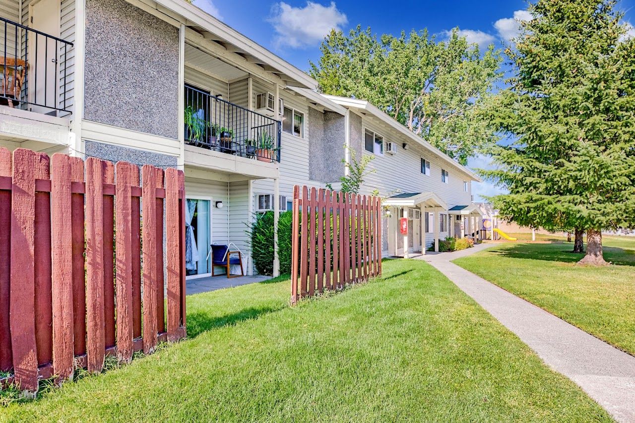 Pinecrest Apartments