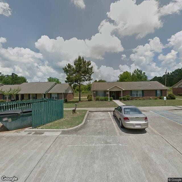 Pinecrest Apts