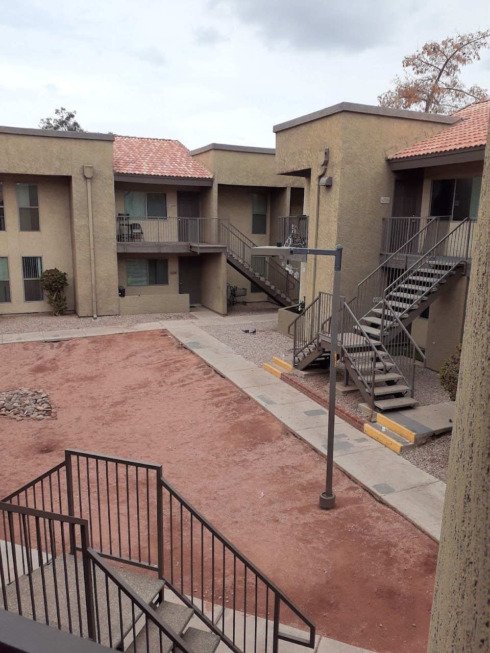 Pinecrest Apts (Phoenix)