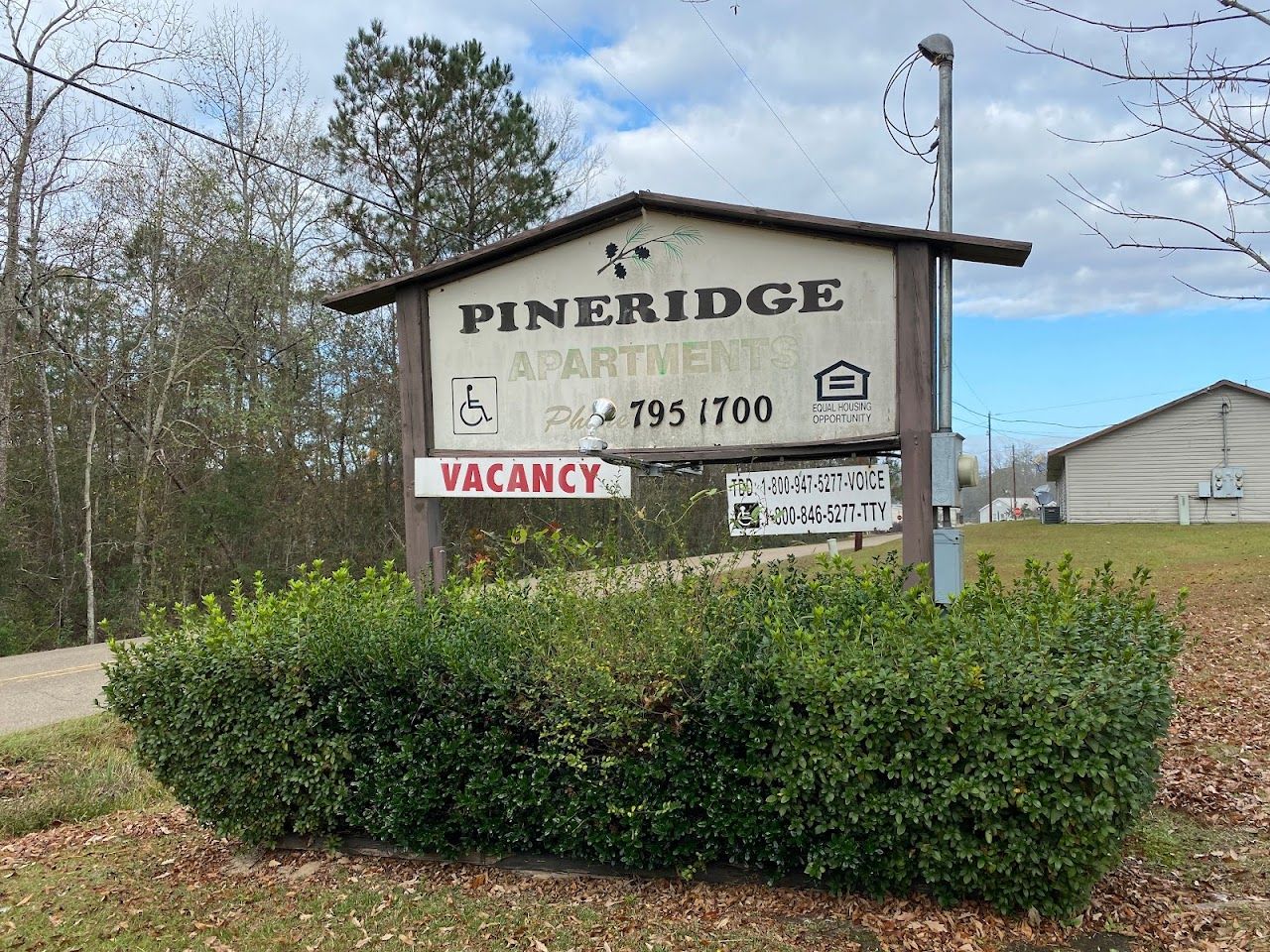 Pineridge Apartments