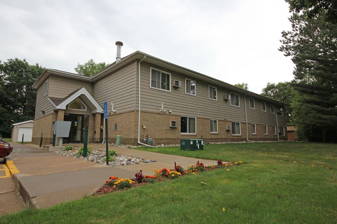 Pinewood Apartments