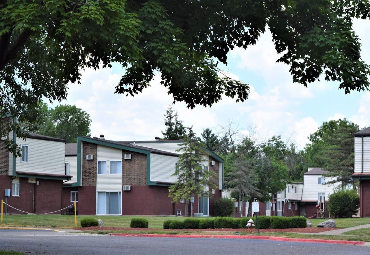 Pinewood Gardens Apts