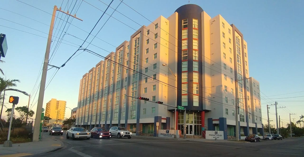 Pinnacle Plaza