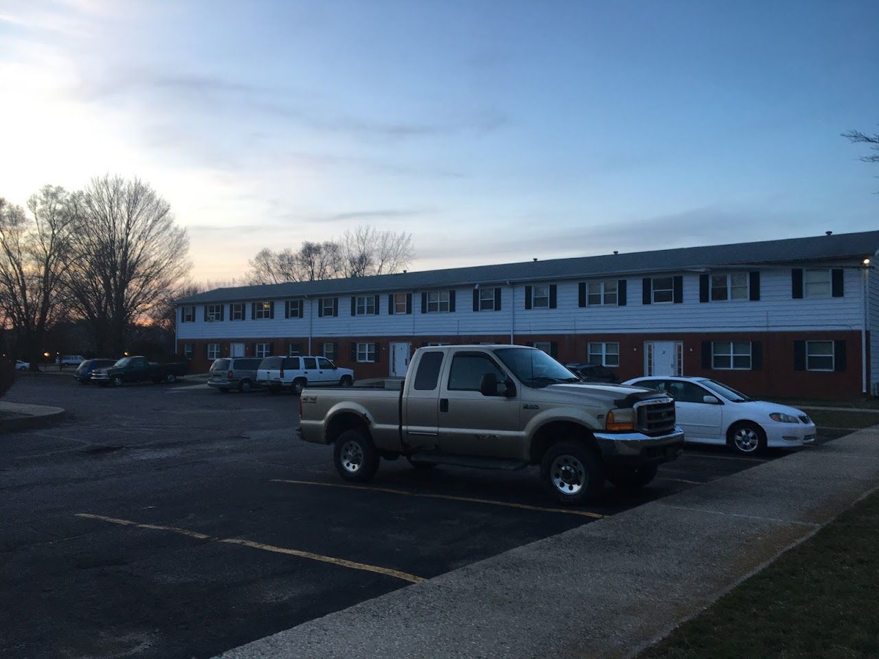 Plaza Meadows Apts