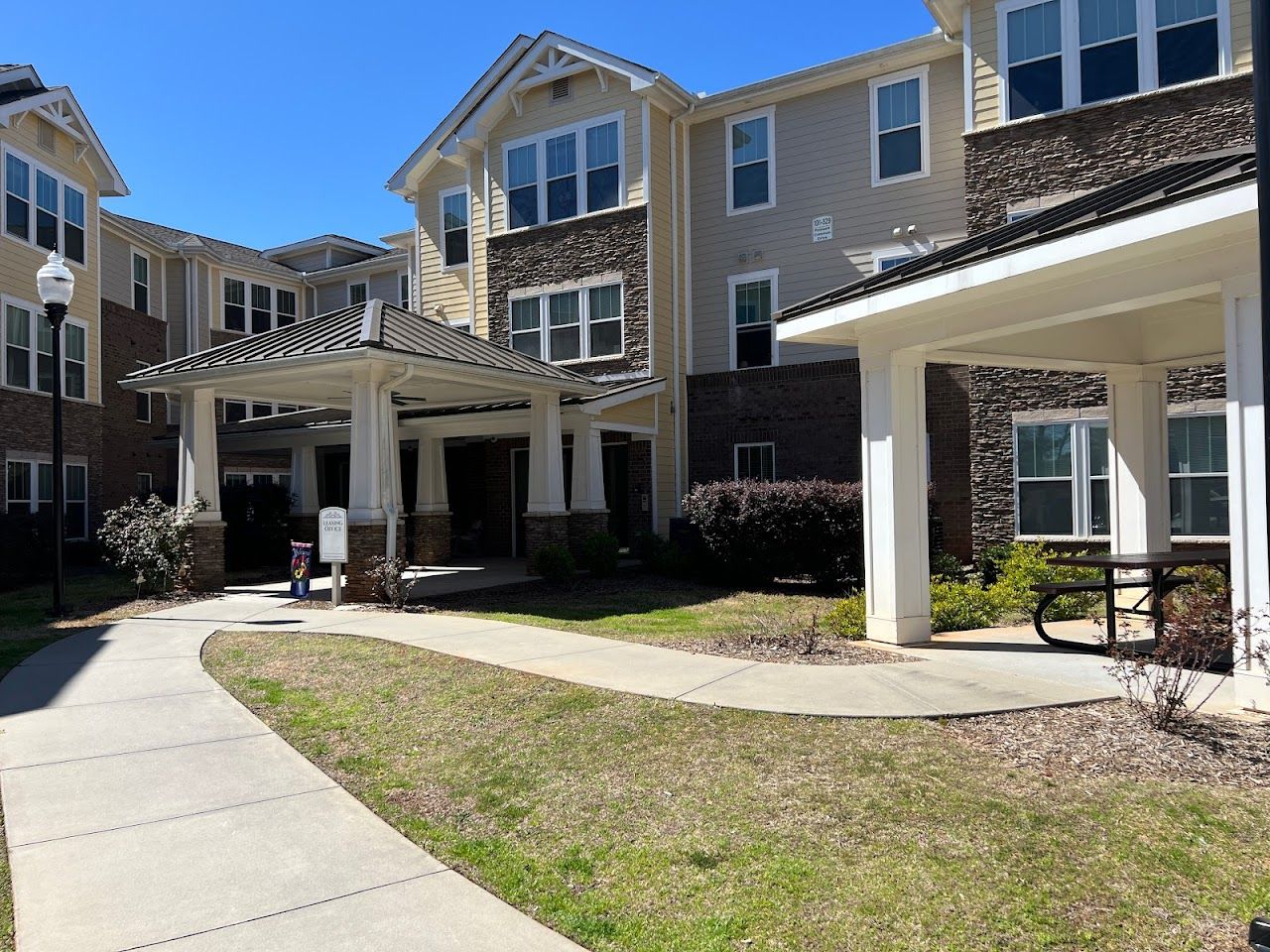 Poinsett Commons Apartments