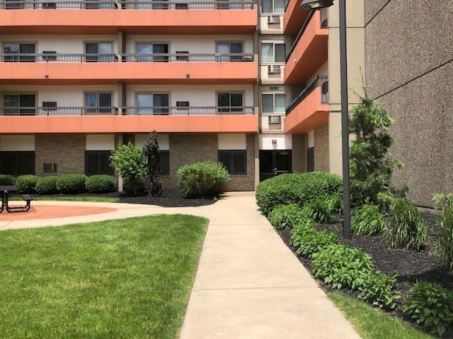 Rainbow Place Apts
