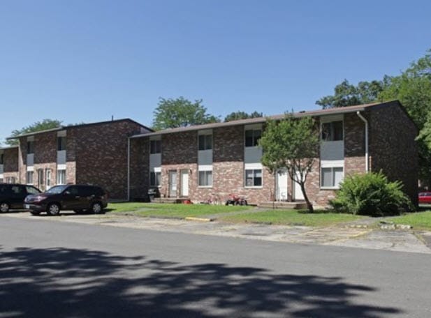 Redstone Garden Apts