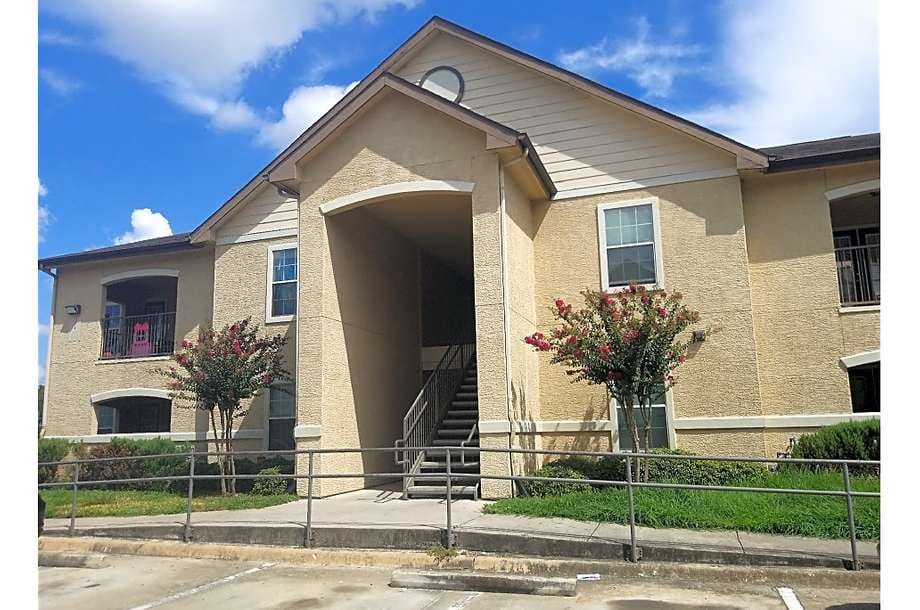 Redwood Heights Apts