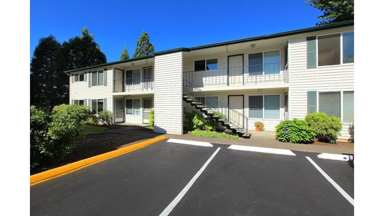 Redwood Park Apts