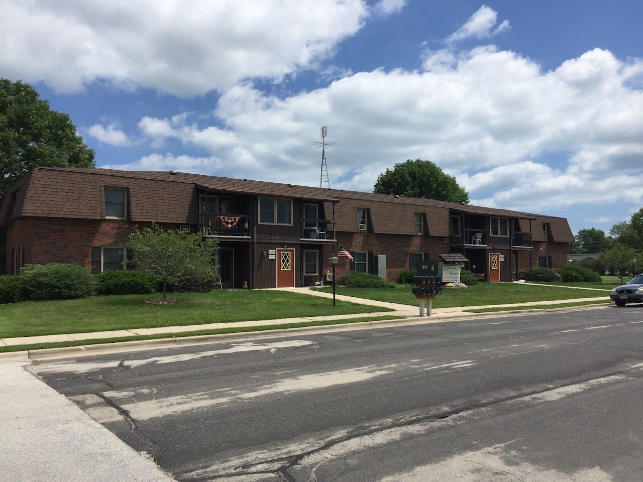 Rich Len Apts