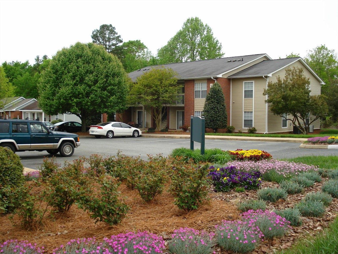 River Pointe Apts