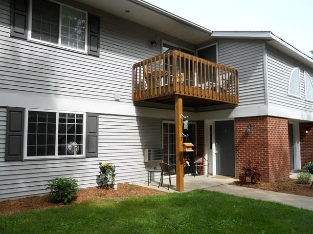 River Wood Apts (Mauston)