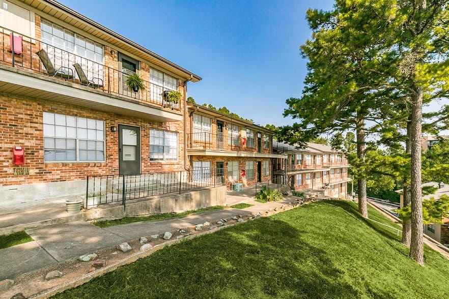 Riverdale Apts