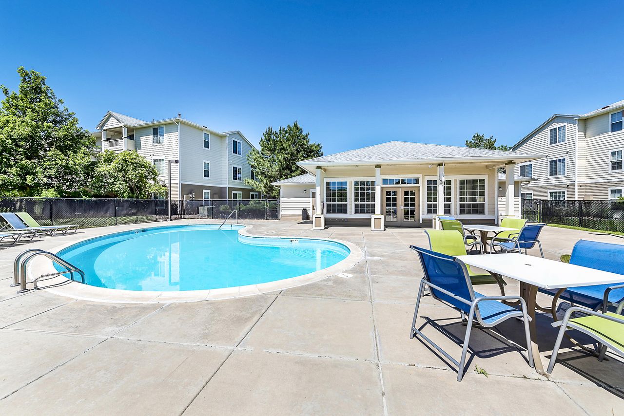 Riverwalk Apts