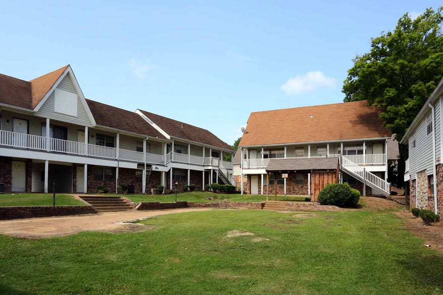 Robinson Apts