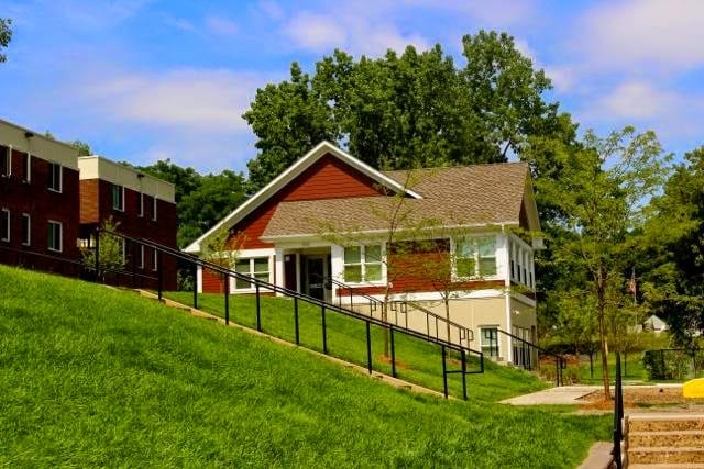 Rolling Hills Apartments