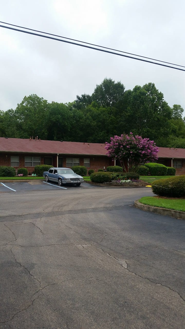 Roosevelt Manor Apts