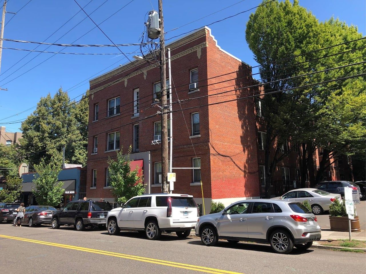 Roselyn Apts
