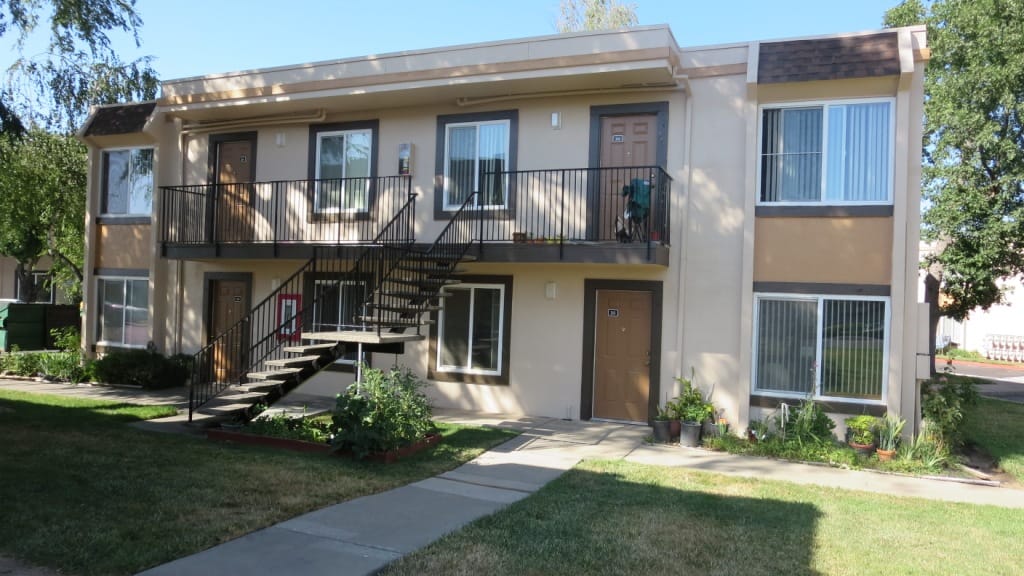 Rosswood Manor Apts