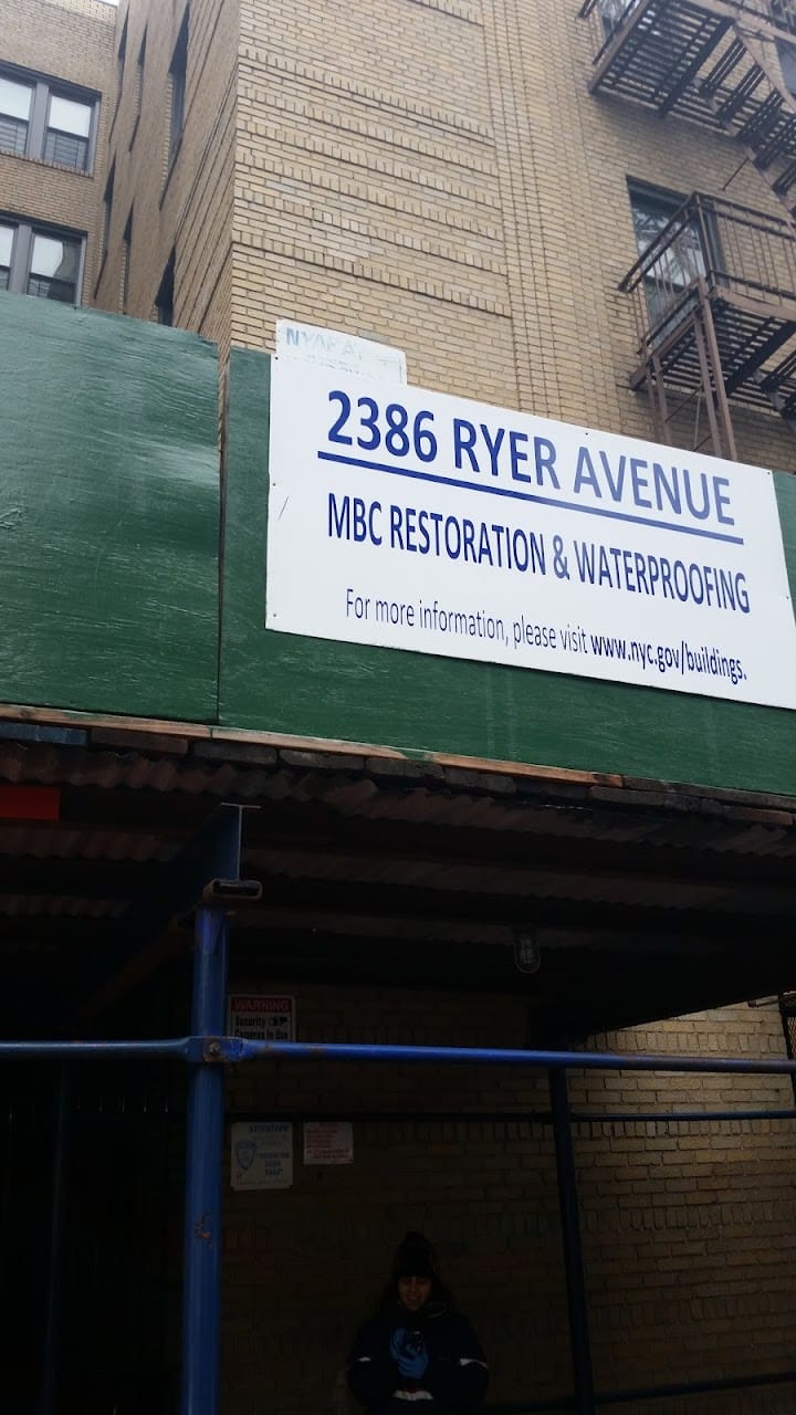 Ryer Avenue
