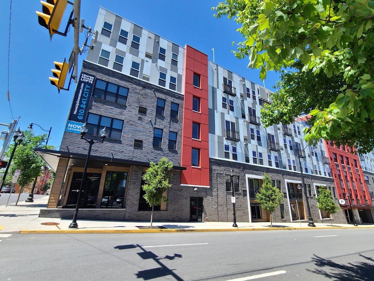 S 7th St Apts