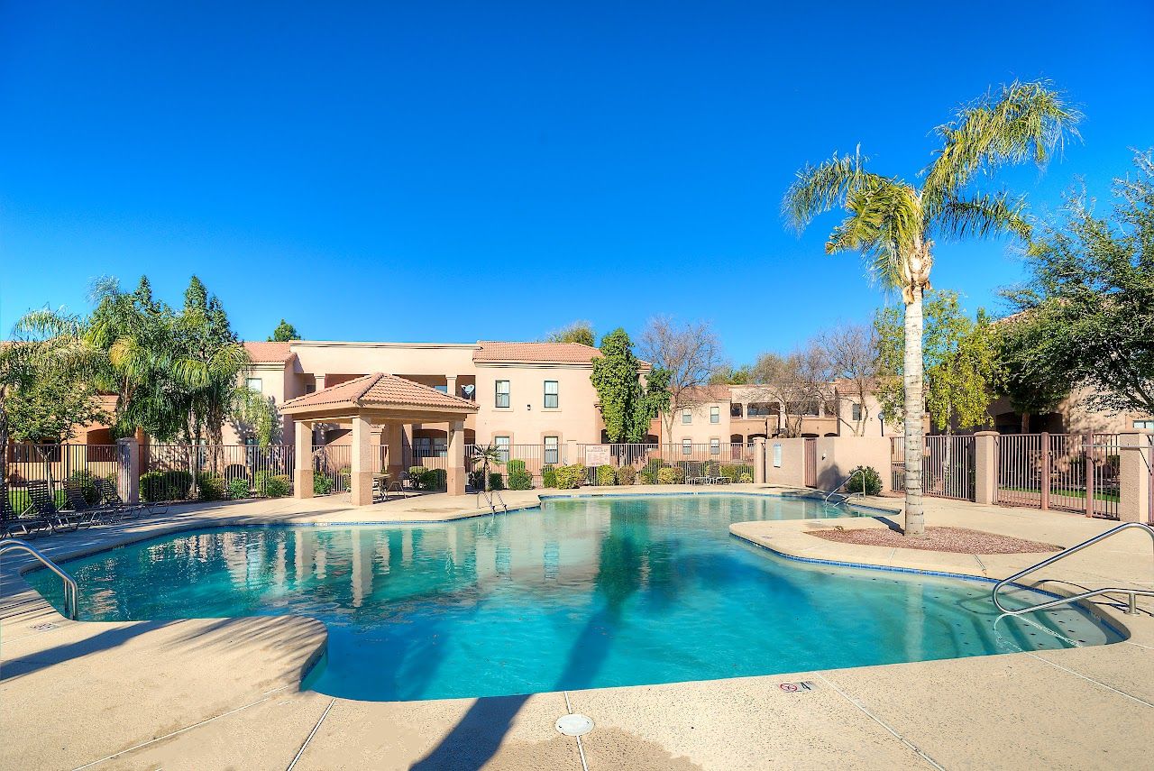 San Martin Apts