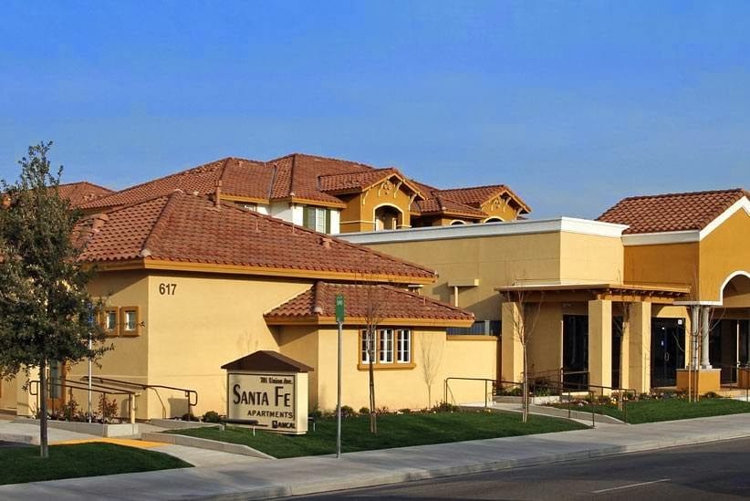 Santa Fe Apts (Bakersfield)