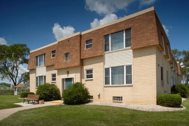 Saxony Manor