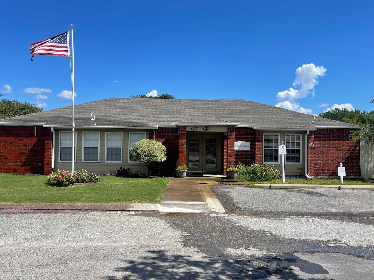 Sayle Village Apts