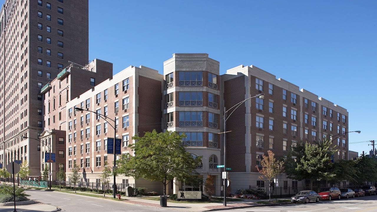 Senior Suites Of Central Station