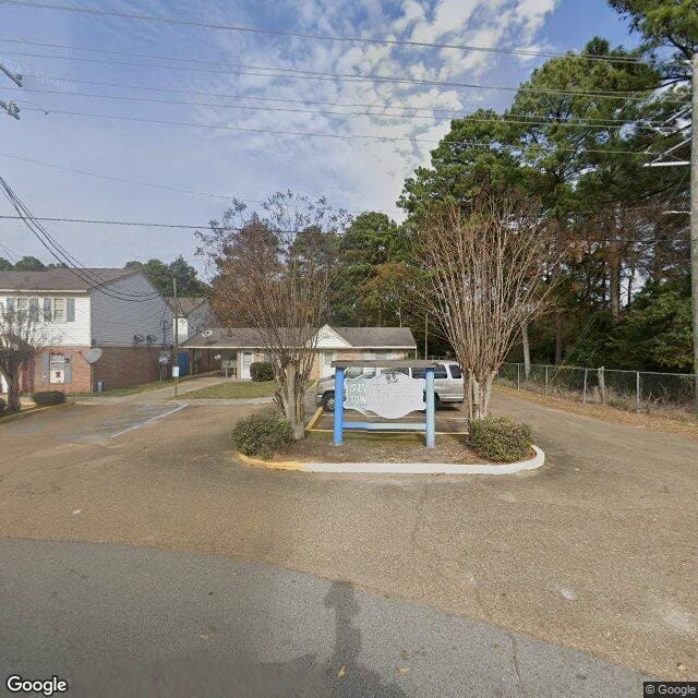 Sensley Apts