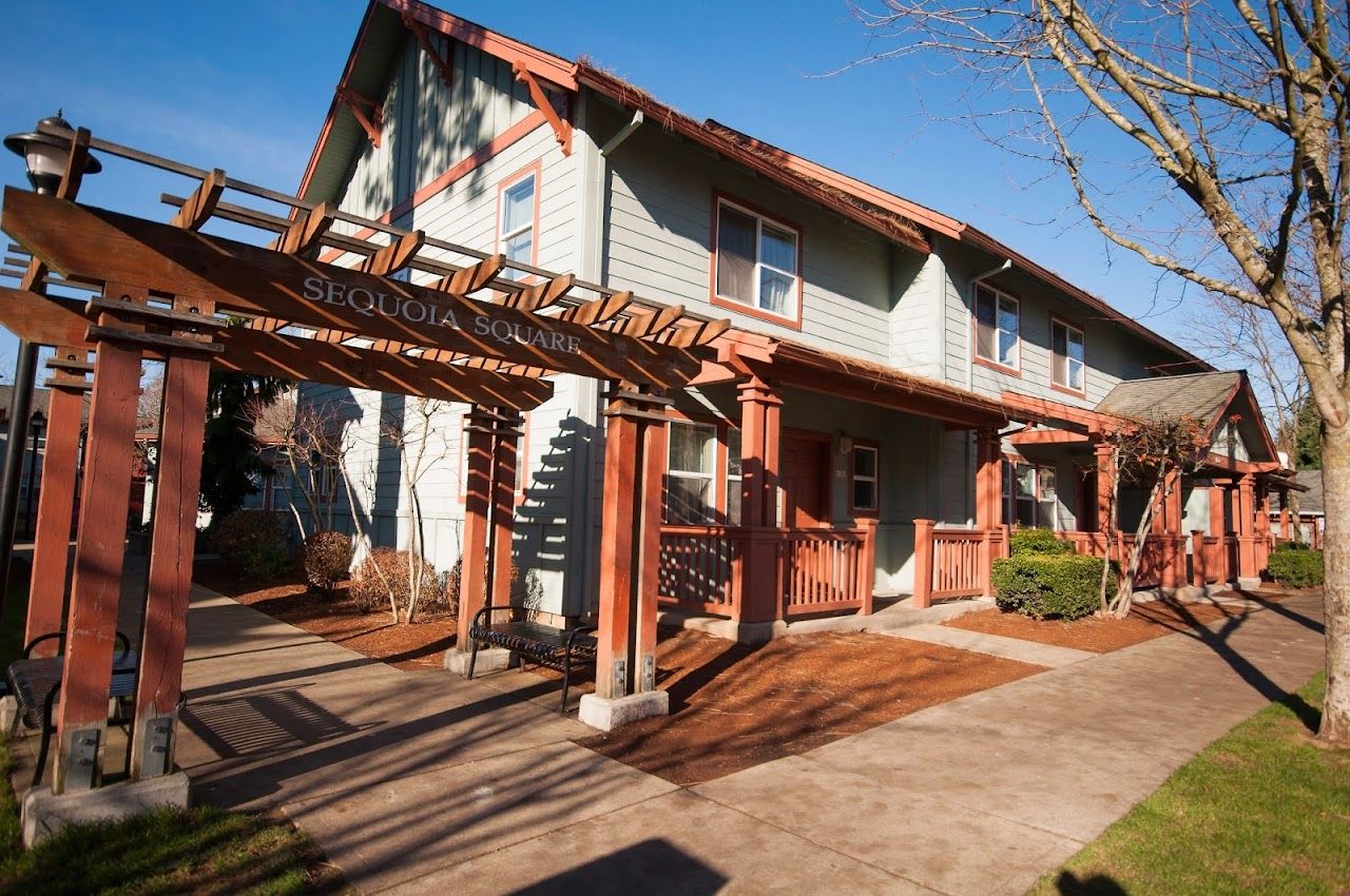 Sequoia Square Apts