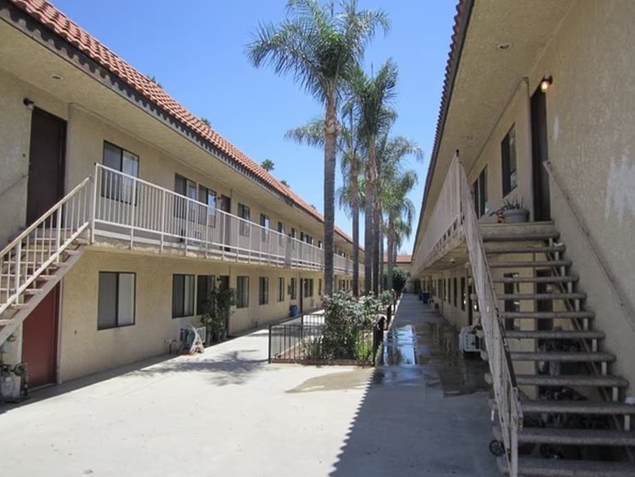 Seven Palms Apts