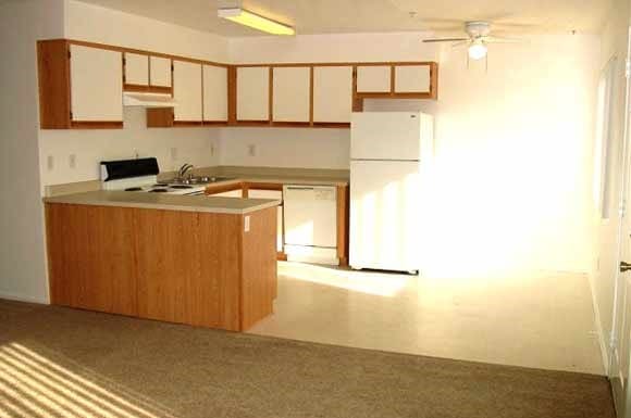 Shadow Hill Apts