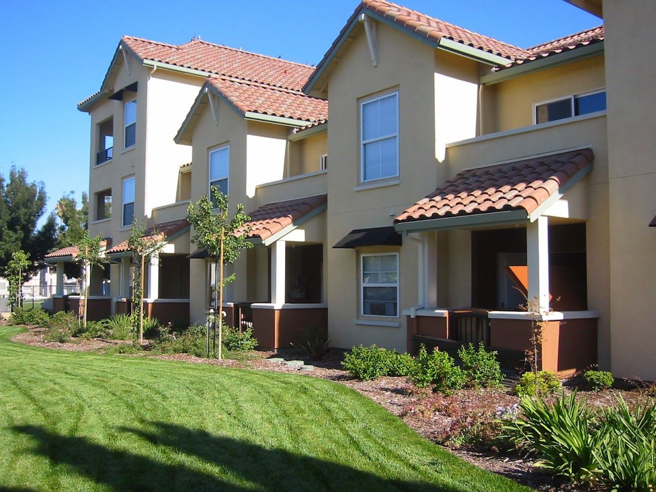 Shiraz Apts