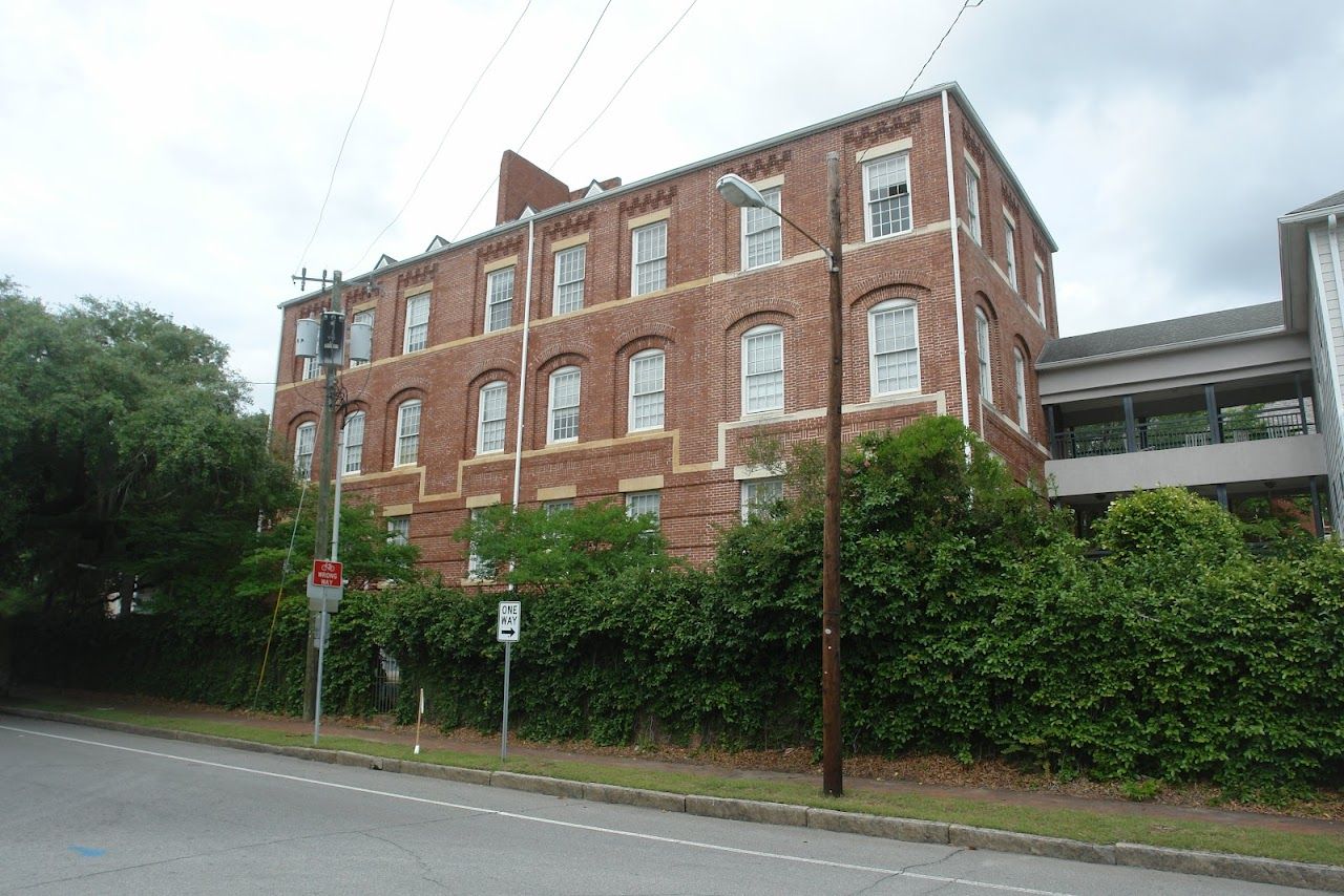 Sister'S Court