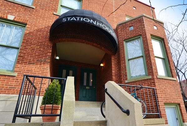 Sixth And Oak Apartments