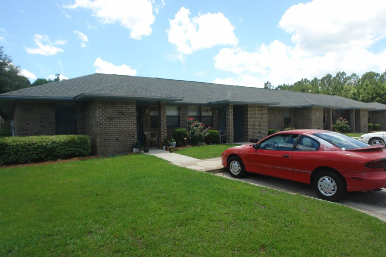 Spring Hollow Apts