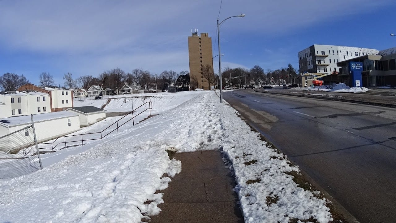 St James Manor Apts