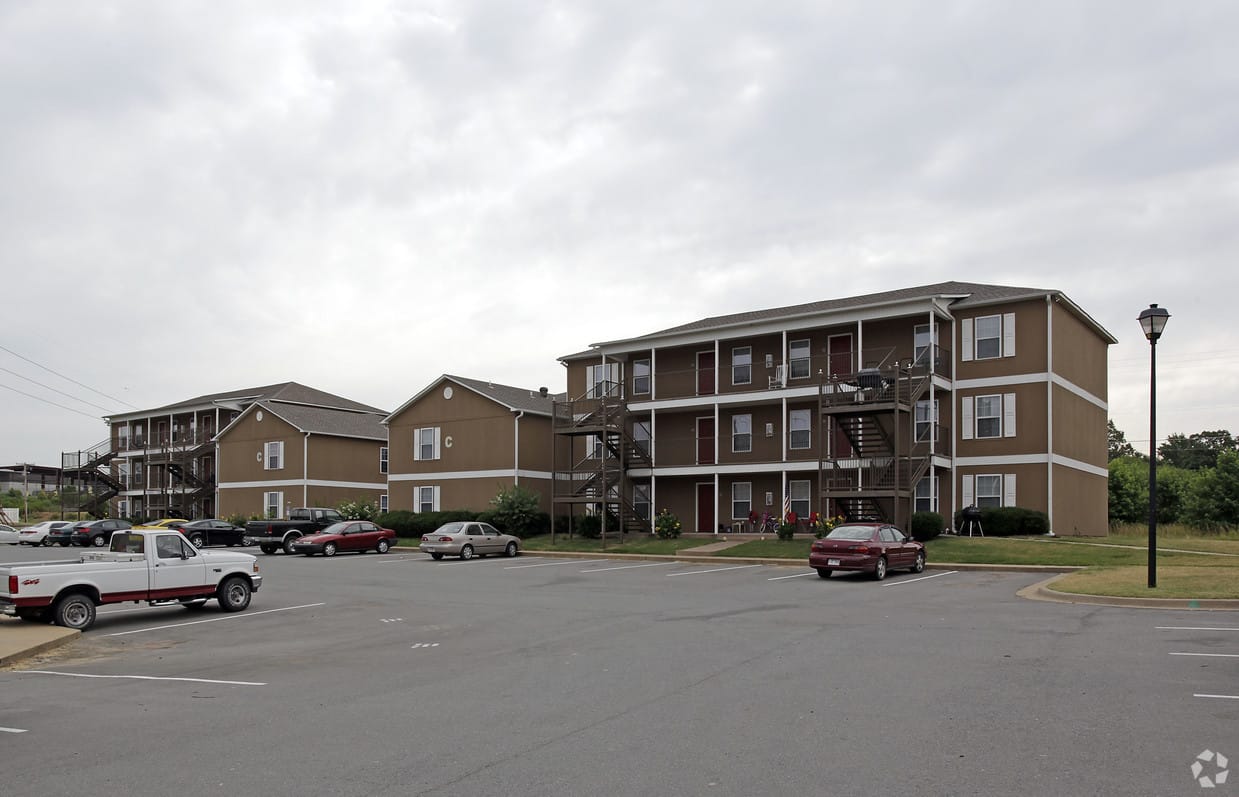 Steeple Chase Apartments