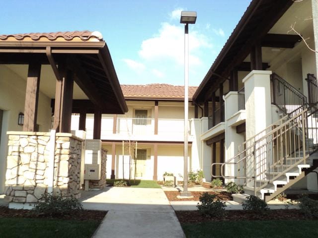 Summer Hill Place Apts