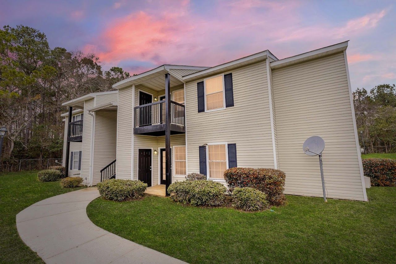 Summertree Apts