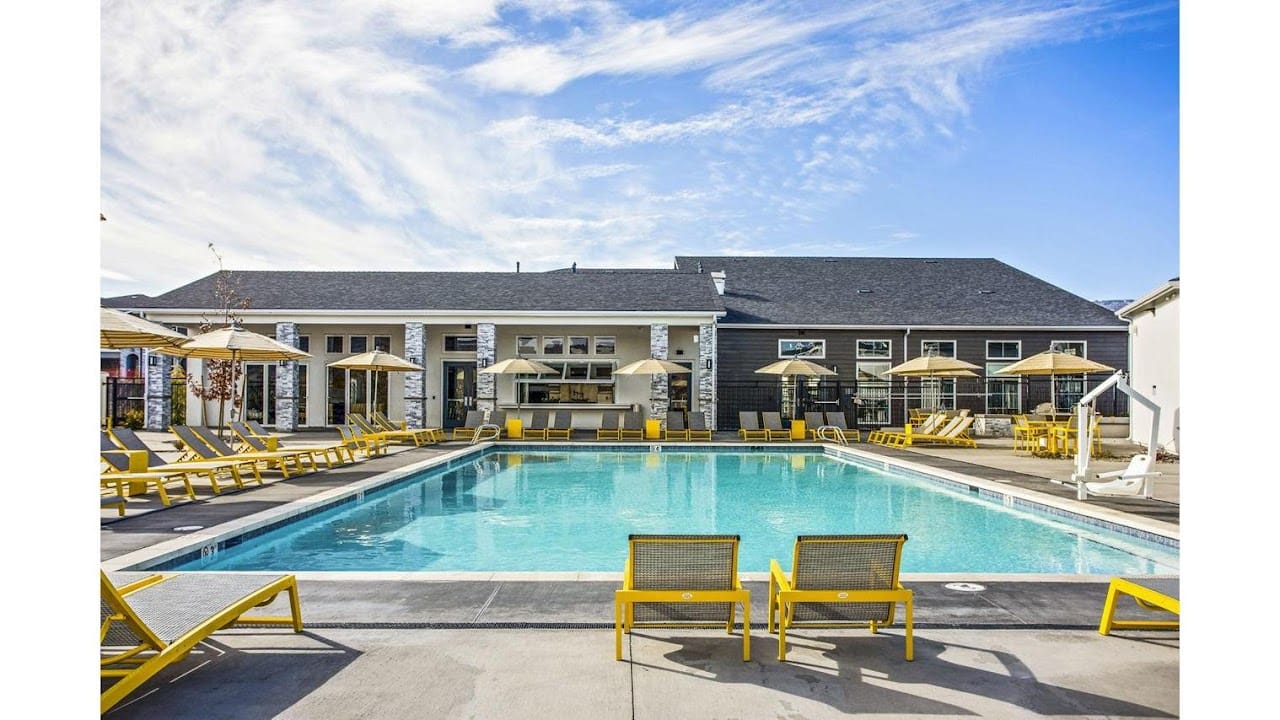 Summit Club Apts.