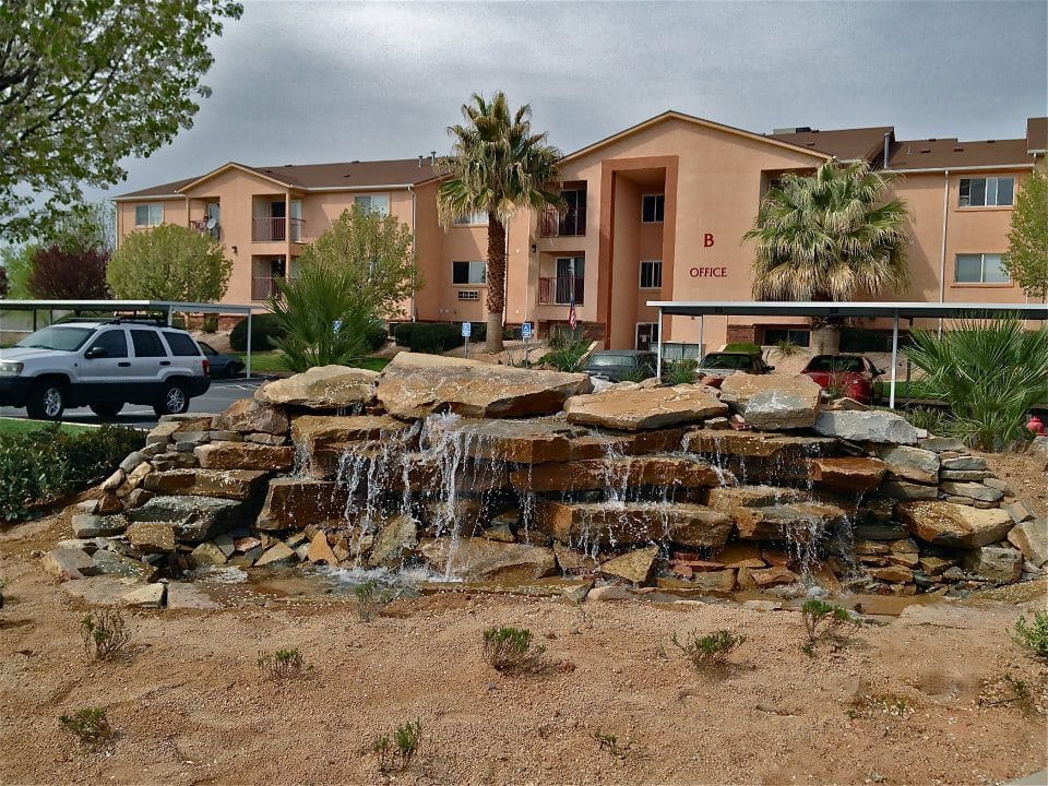 Summit Pointe Apts.