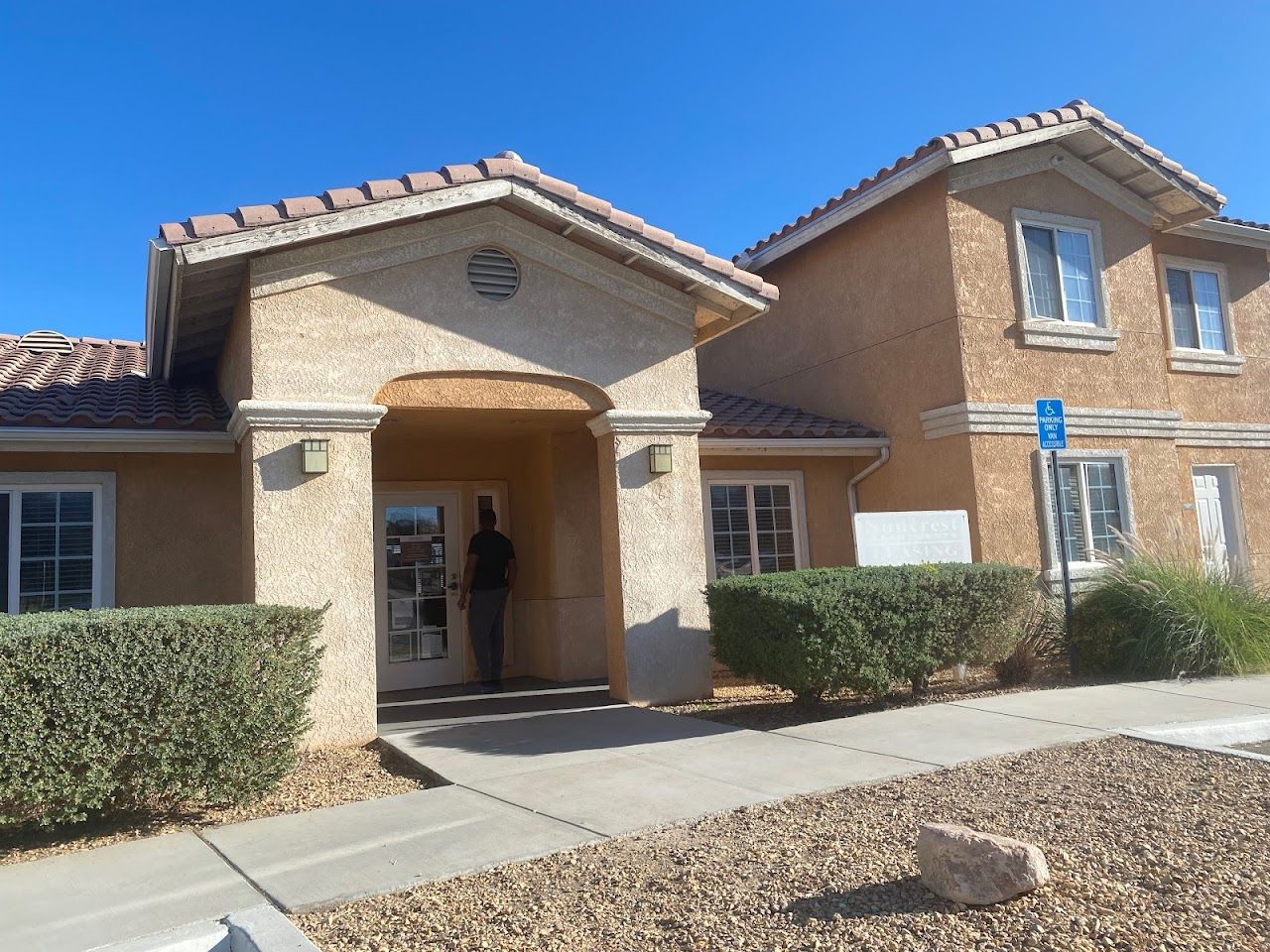 Suncrest Apts